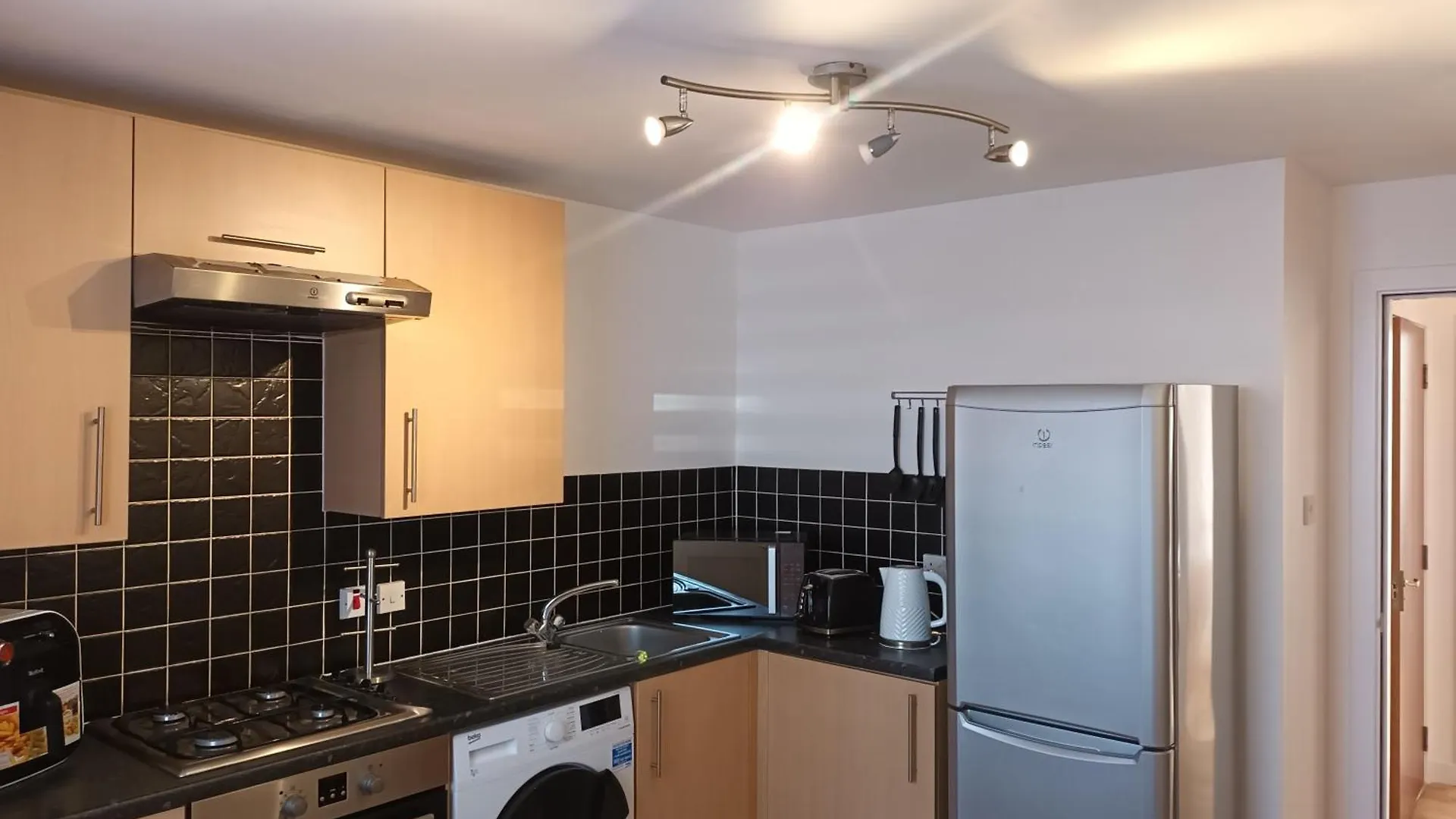 Spacious Elegant 2-Br Apartment In Aberdeen City Centre