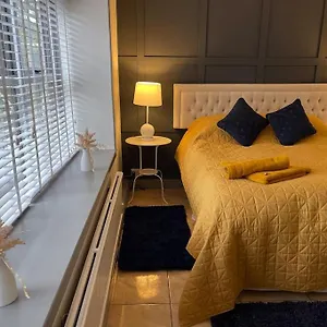 Spacious 1 Bed Located On A Gower Sheep Farm Swansea